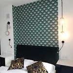 Alexa D\'Oro Rooms